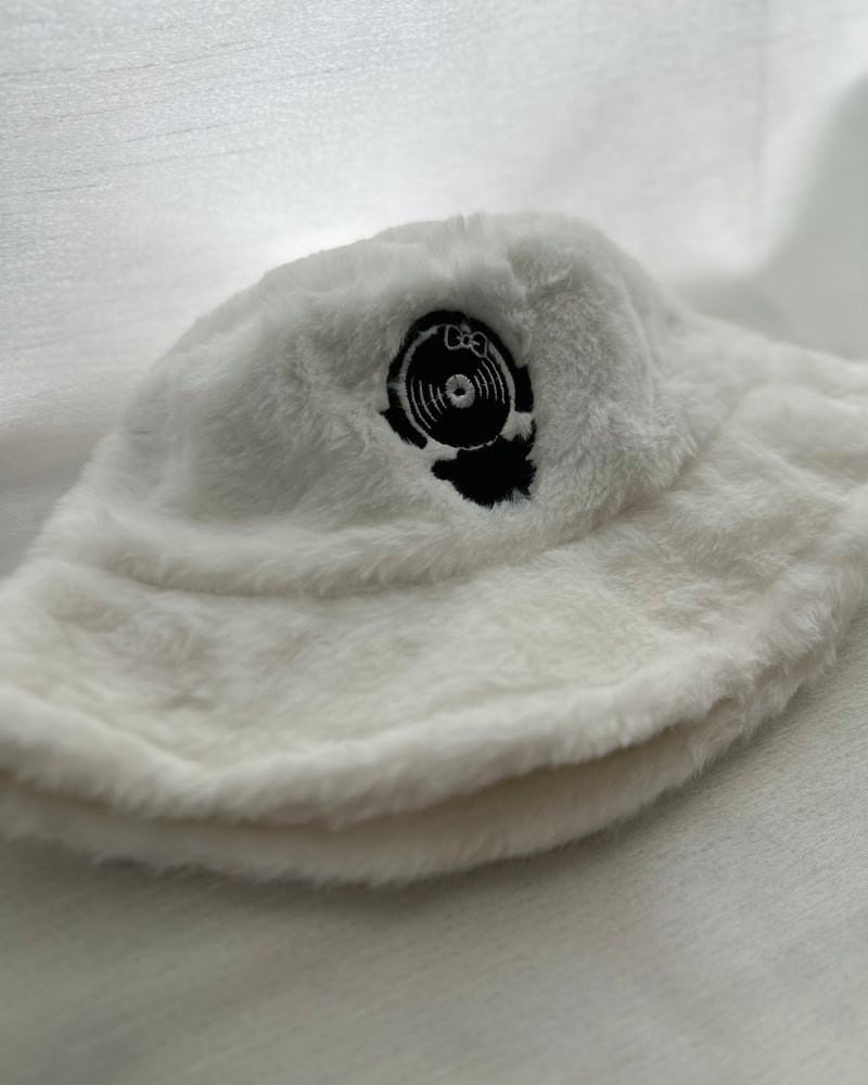 On Wax Bucket Hat (White)